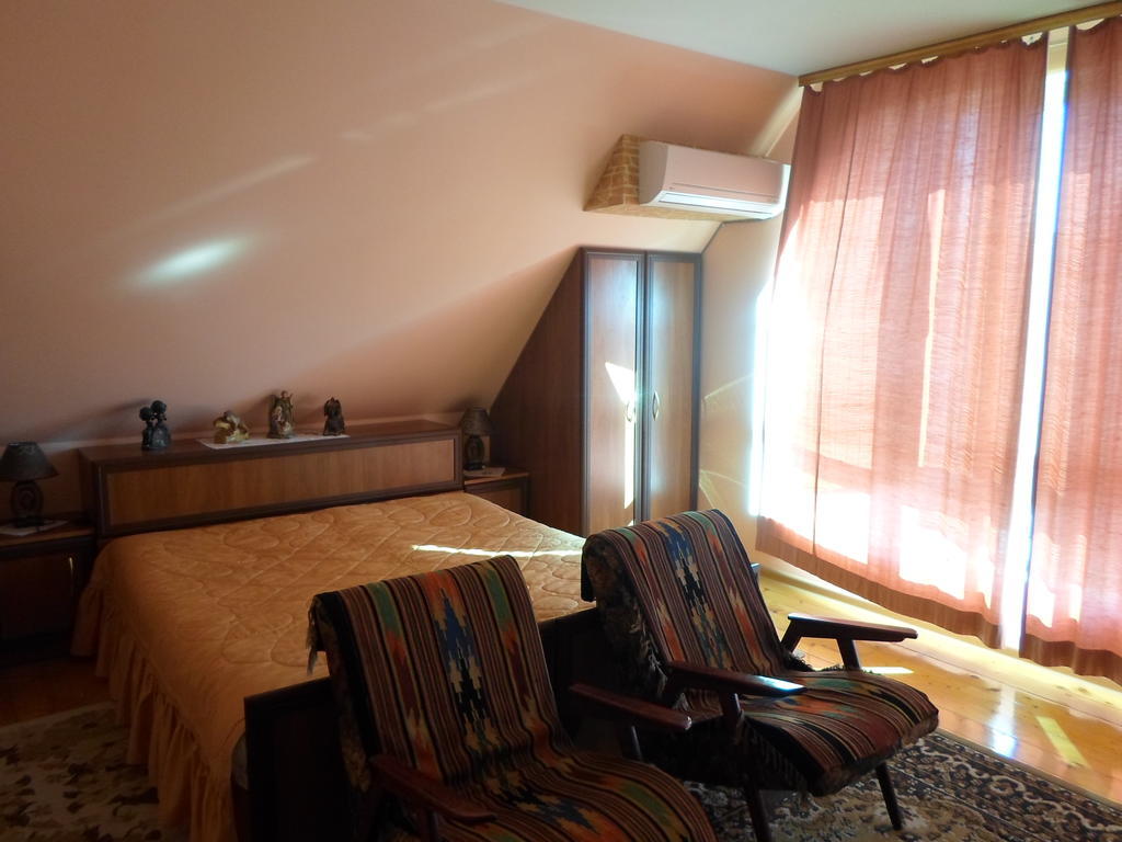 Grono Isabelly Otel Ujgorod Oda fotoğraf